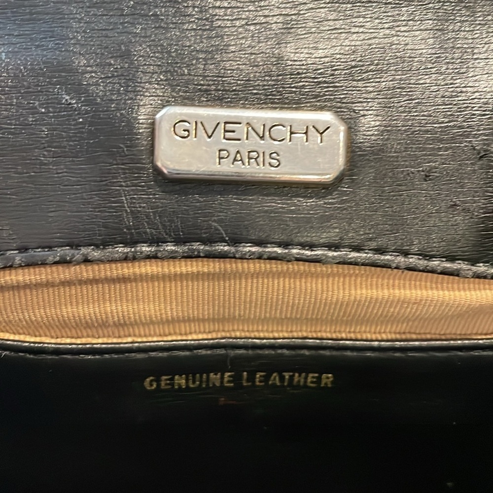 GIVENCHY Vintage Shoulder Bag Leather Black with gold hardware P4 - Picture 9 of 14